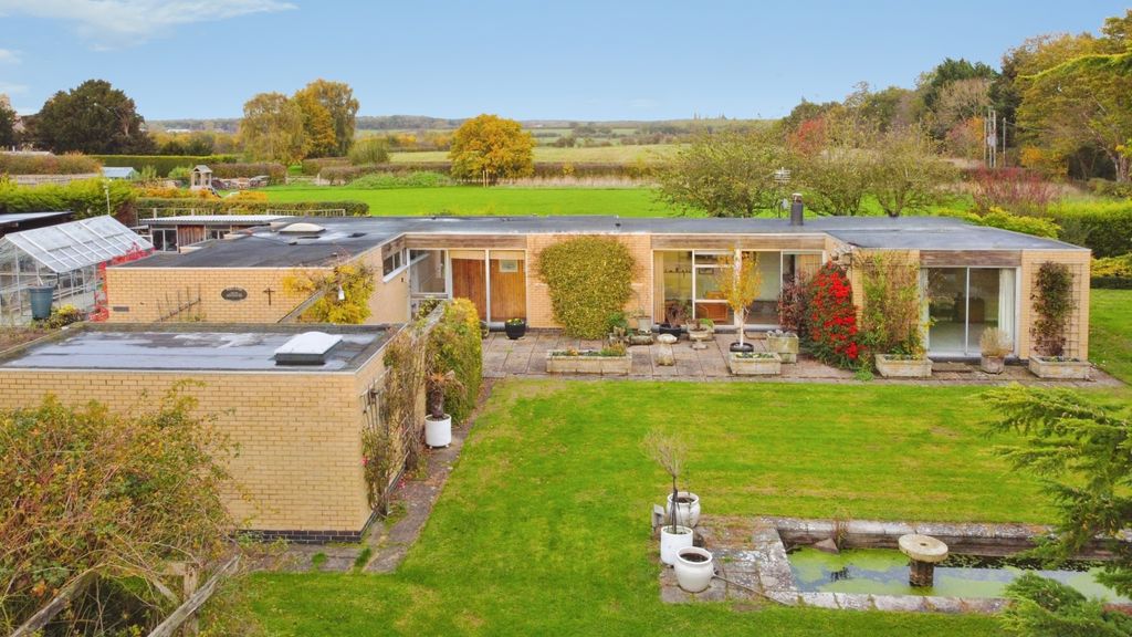 Property photo 1 of 18
