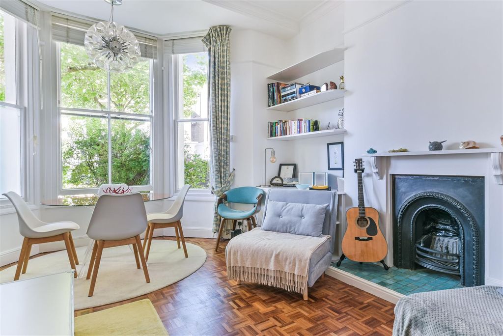 Property photo 3 of 13