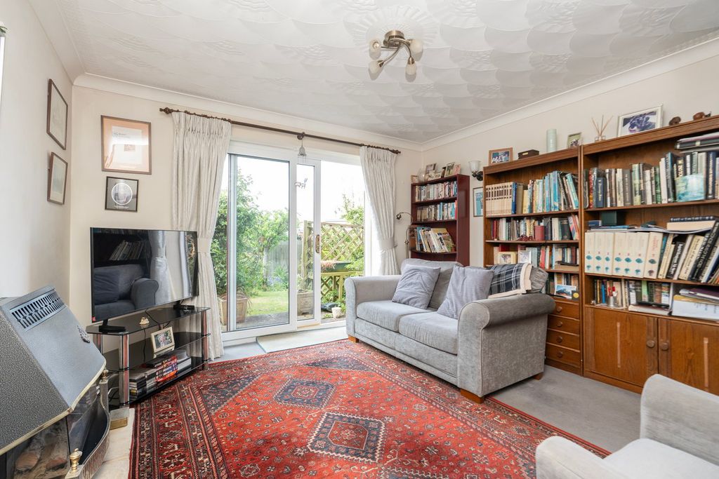 Property photo 3 of 11