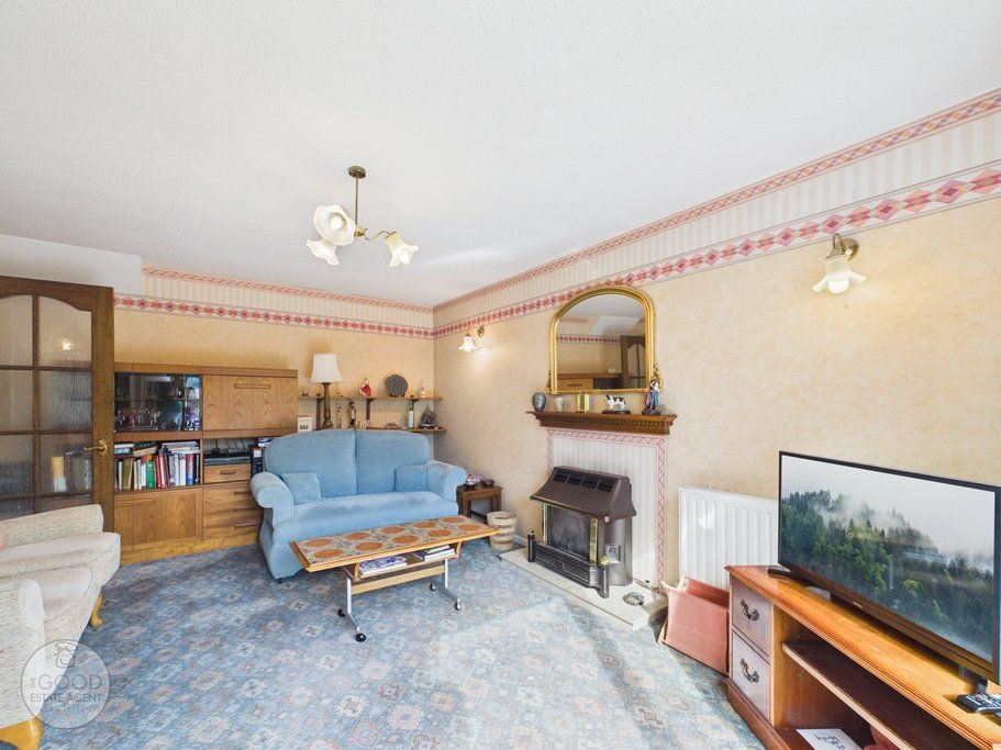 Property photo 3 of 17