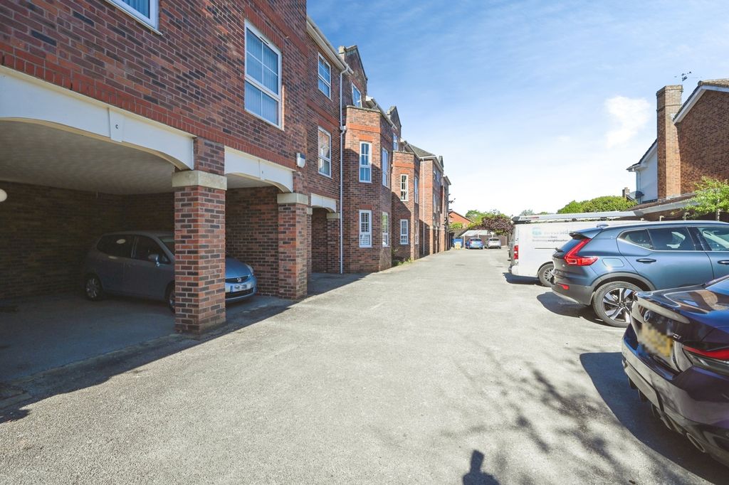 Property photo 2 of 17 Pbox-Img.Jpg