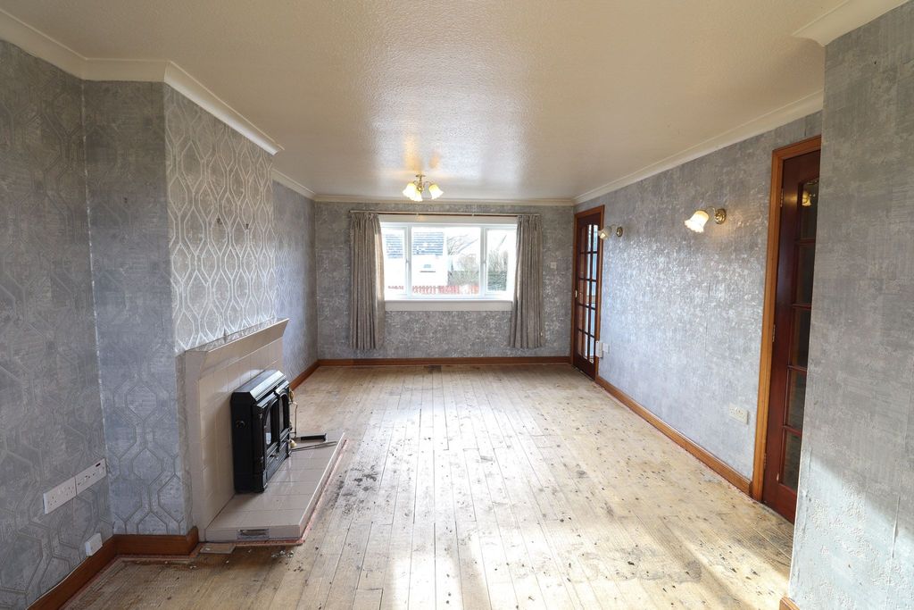 Property photo 3 of 21