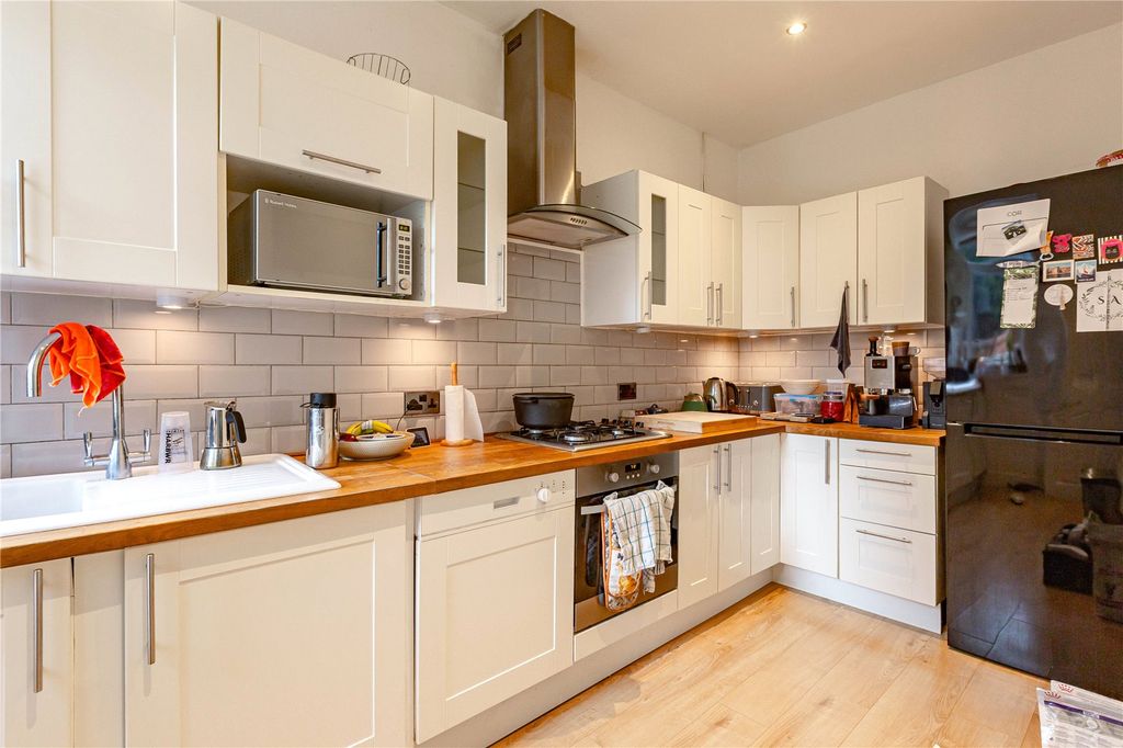 Property photo 2 of 8 Picture No. 04