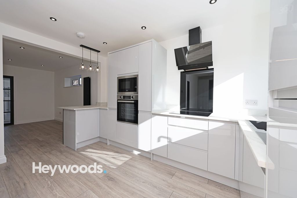 Property photo 2 of 48