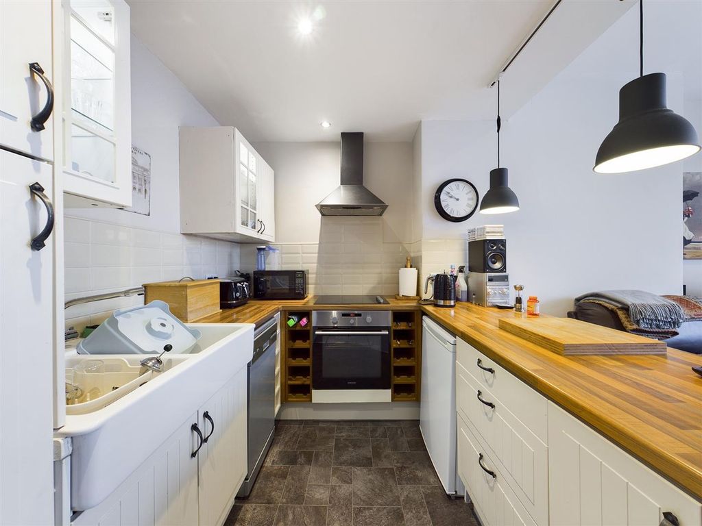 Property photo 3 of 15 Cam00465P1-Pr0306-Still02.Jpg