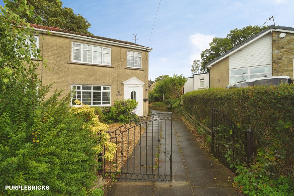 Property photo 2 of 28