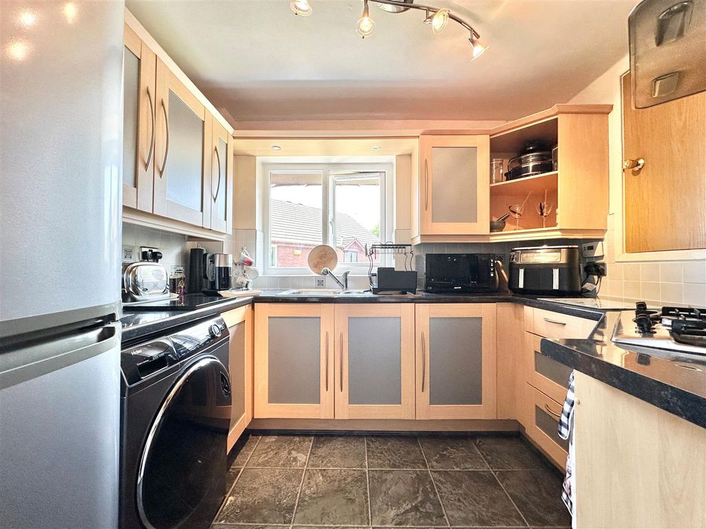 Property photo 3 of 13