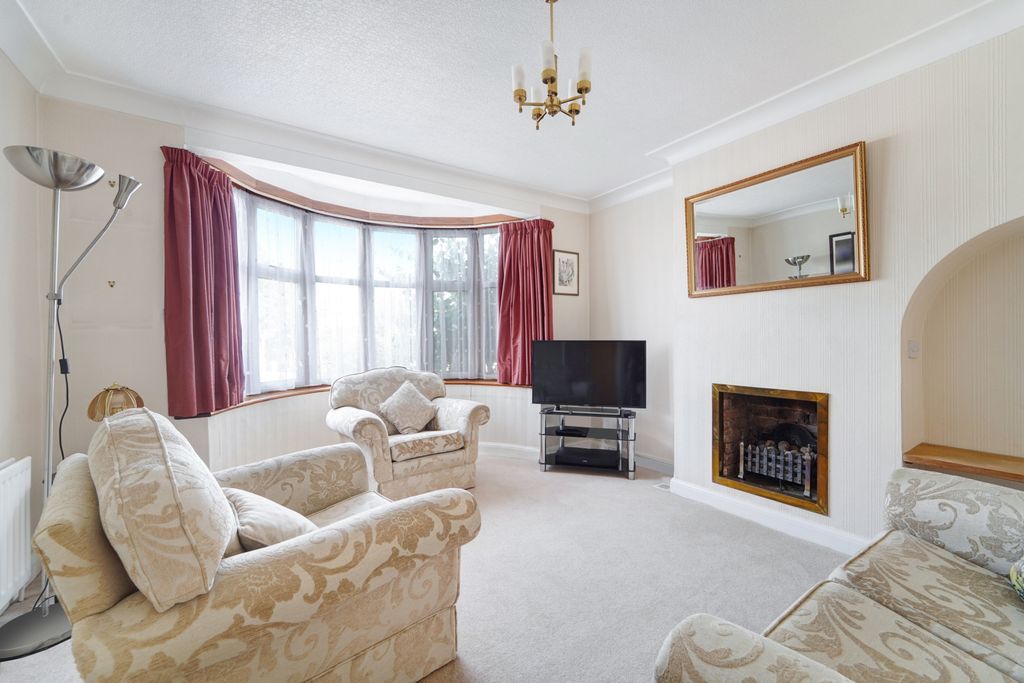 Property photo 2 of 16 Picture No. 11