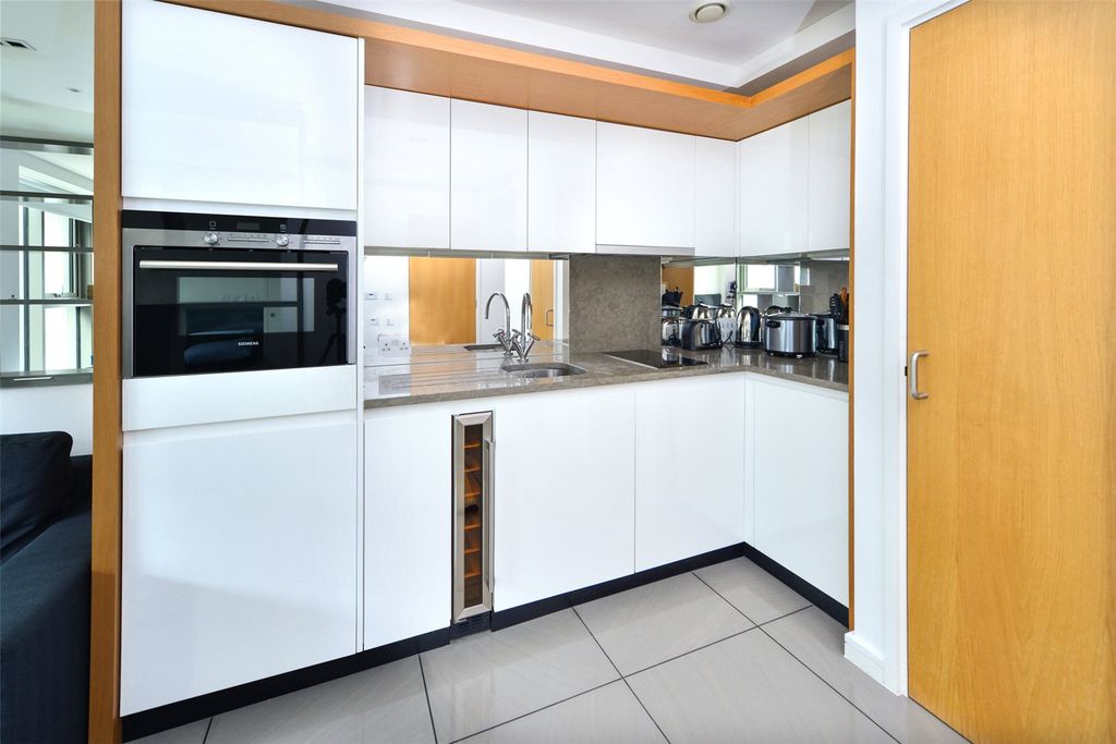 Property photo 2 of 5 Kitchen