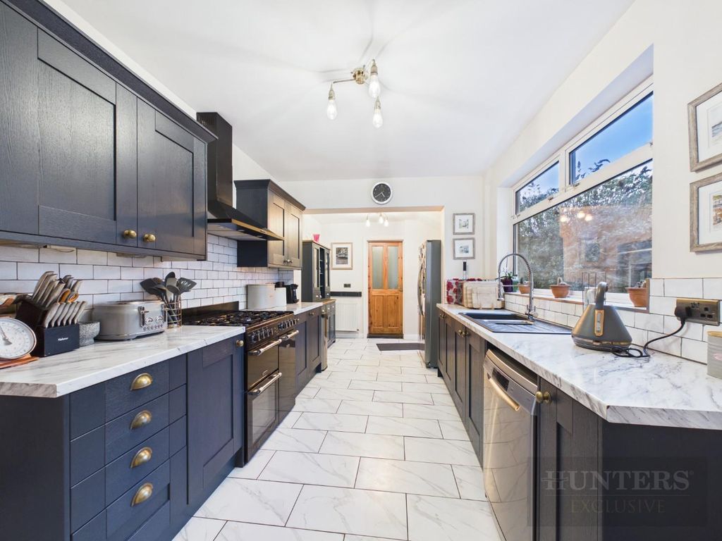 Property photo 3 of 24 Cam02804G0-Pr0418-Still032.Jpg