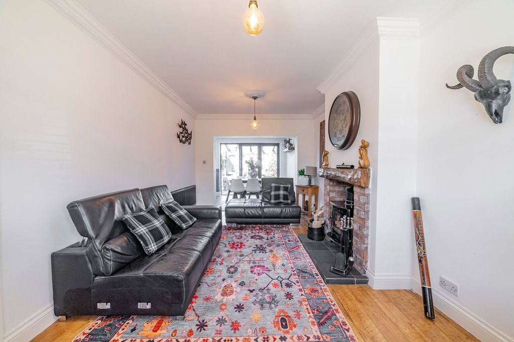 Property photo 3 of 43