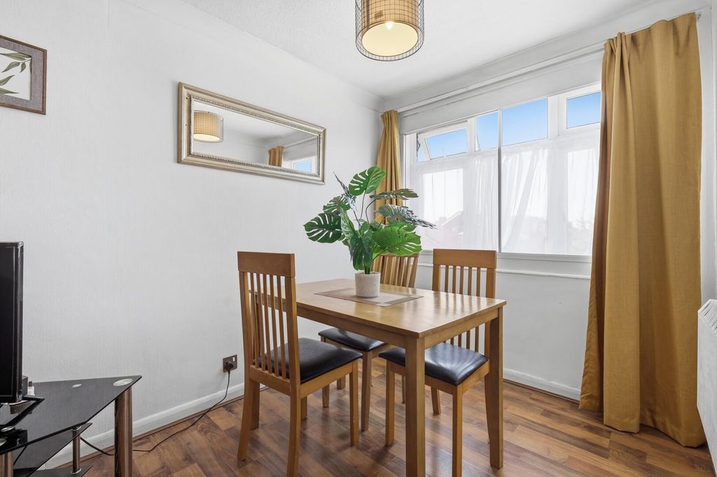 Property photo 3 of 10 Dining Room