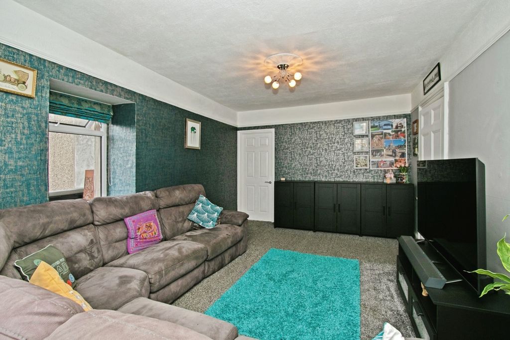 Property photo 2 of 22 Pbox-Img.Jpg