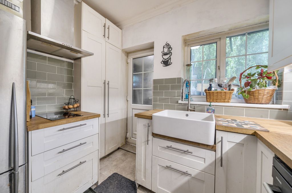 Property photo 3 of 13 1354320-15-68Caba...