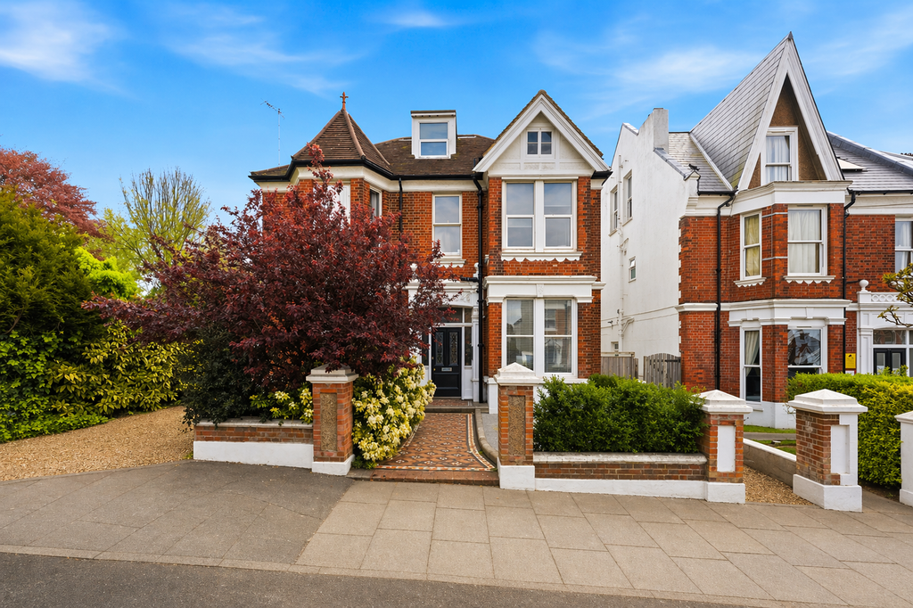 Property photo 1 of 25