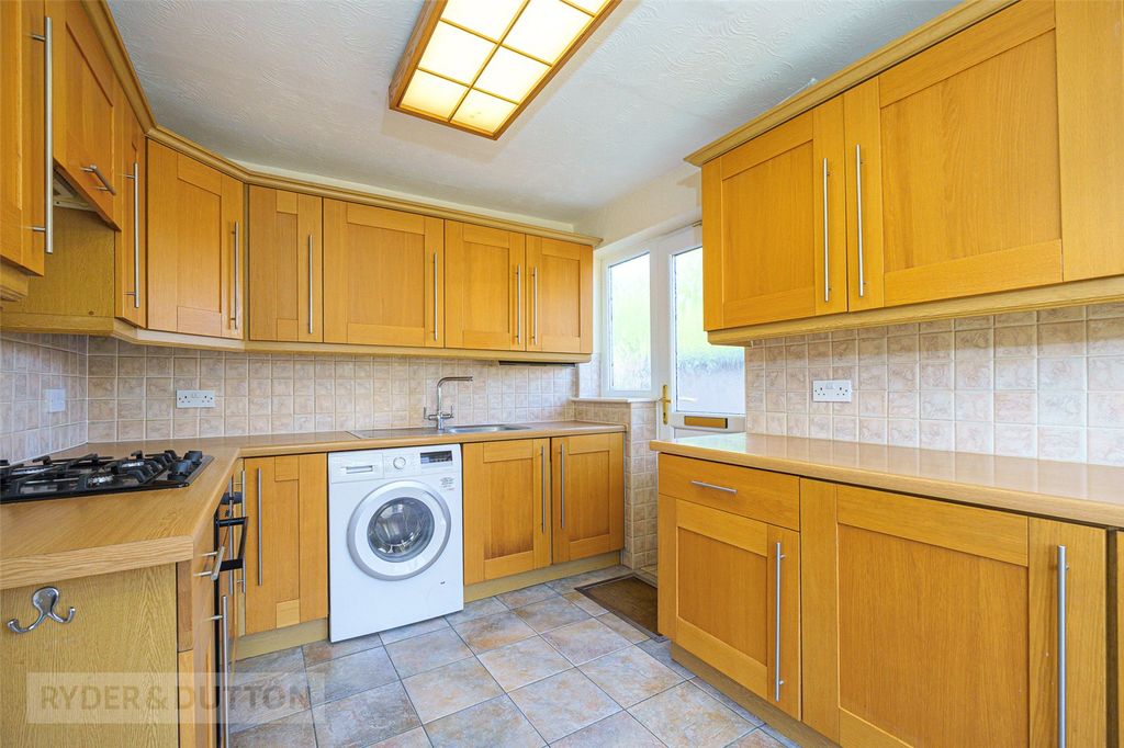Property photo 2 of 16 Kitchen