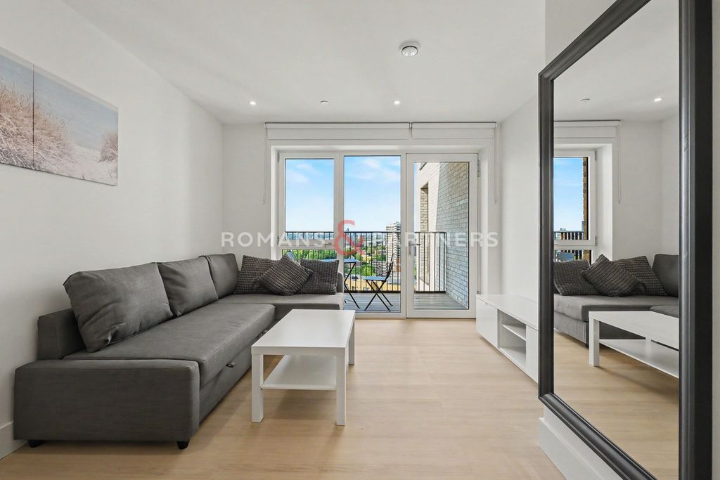 Property photo 1 of 32