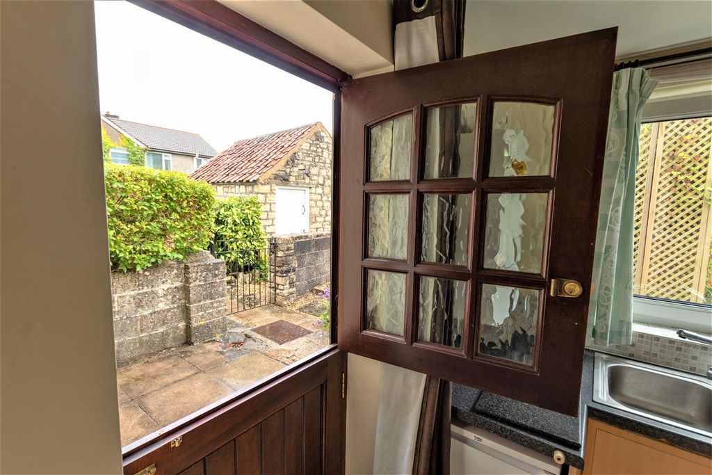 Property photo 2 of 17 Stable Door To Kitchen