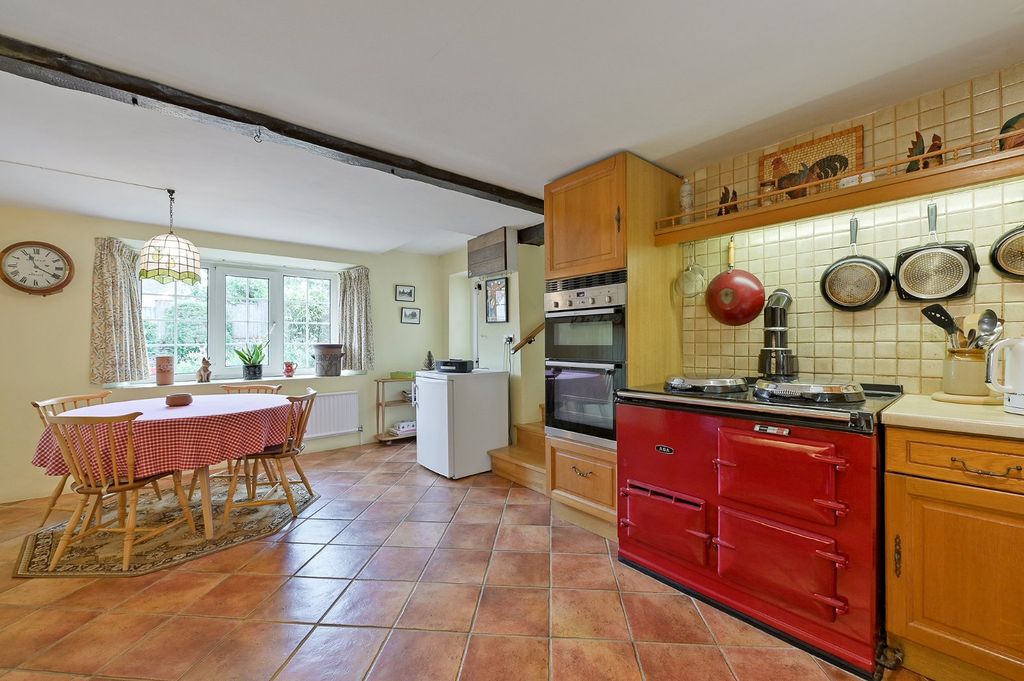 Property photo 2 of 16 Kitchen/B'fast Room