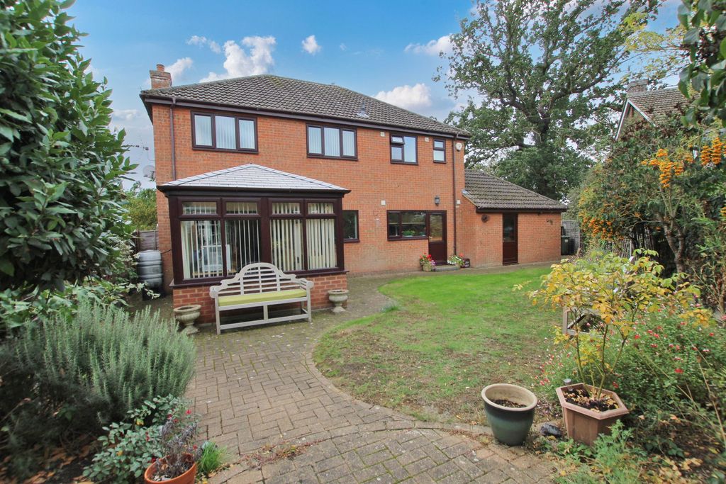 Property photo 3 of 28