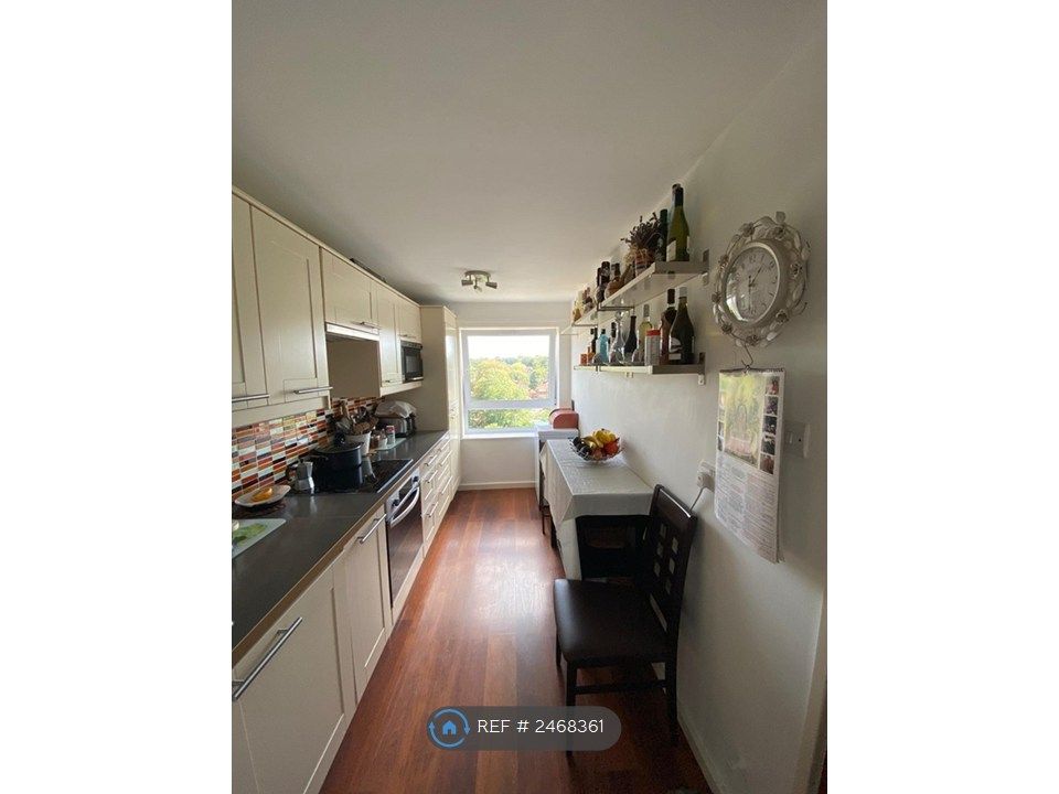 Property photo 1 of 11 Kitchen