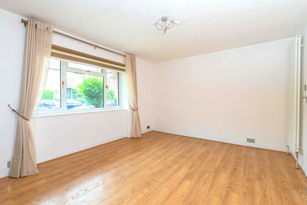 Property photo 2 of 15 1 Marlborough House-7