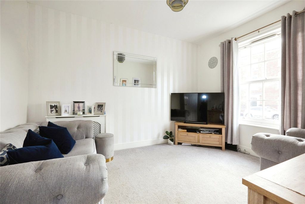 Property photo 2 of 16 Picture No. 02