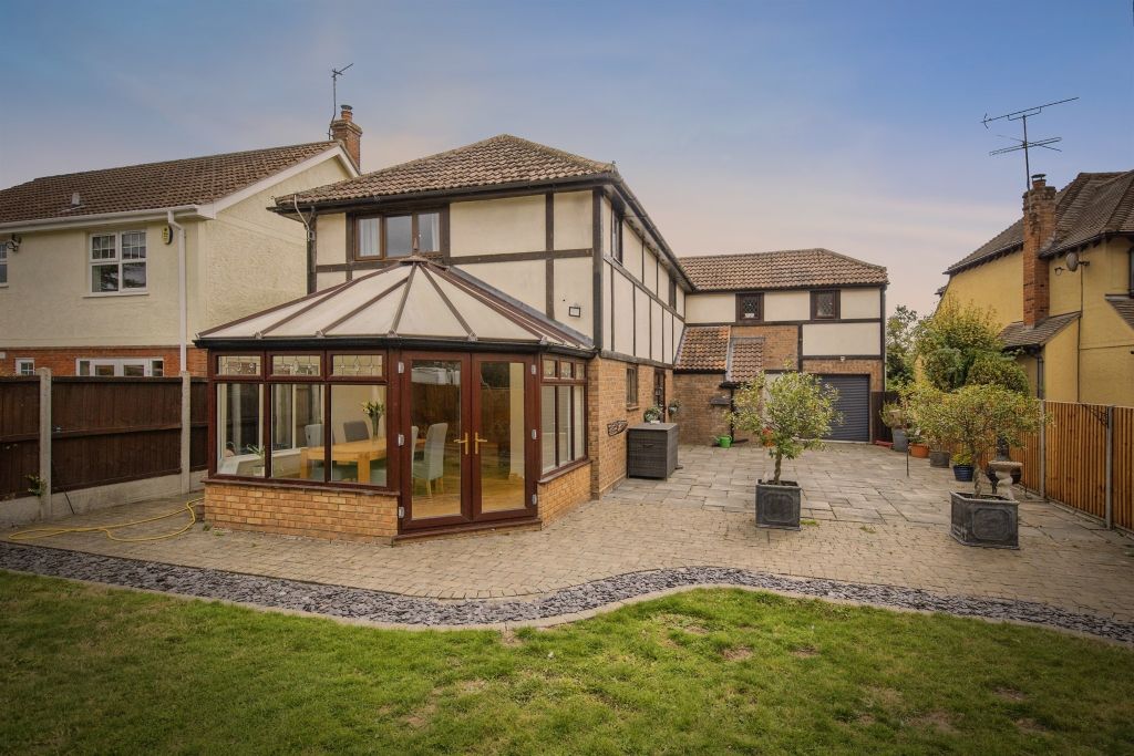 Property photo 2 of 27