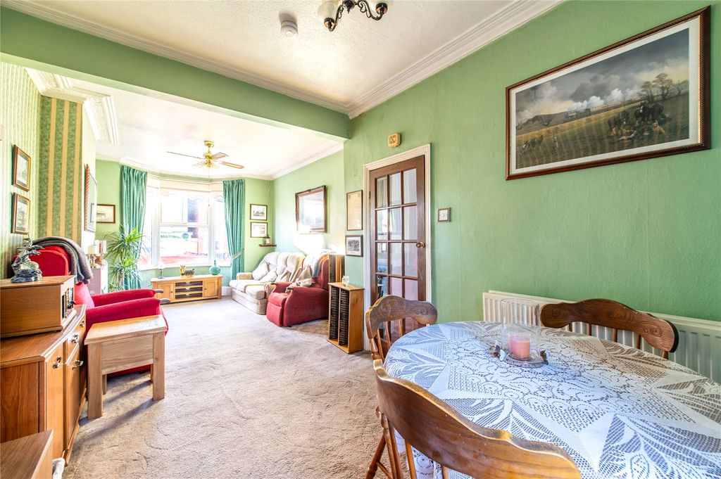 Property photo 2 of 18 Picture No. 16