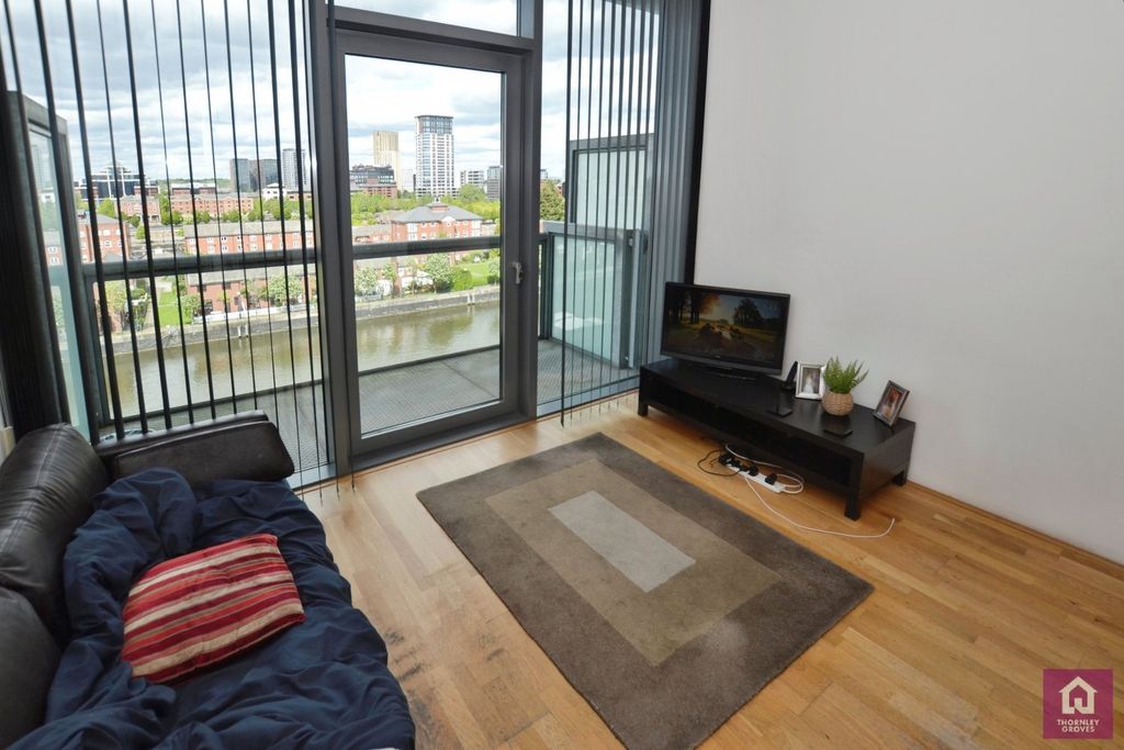 Property photo 3 of 8 Picture No. 06