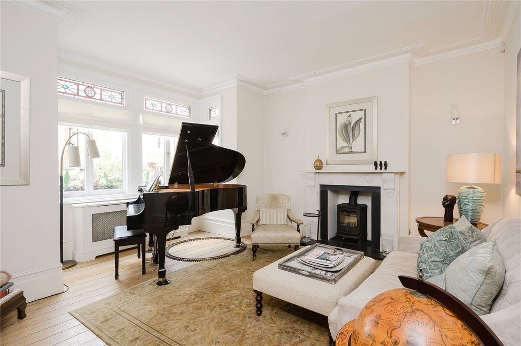 Property photo 2 of 12