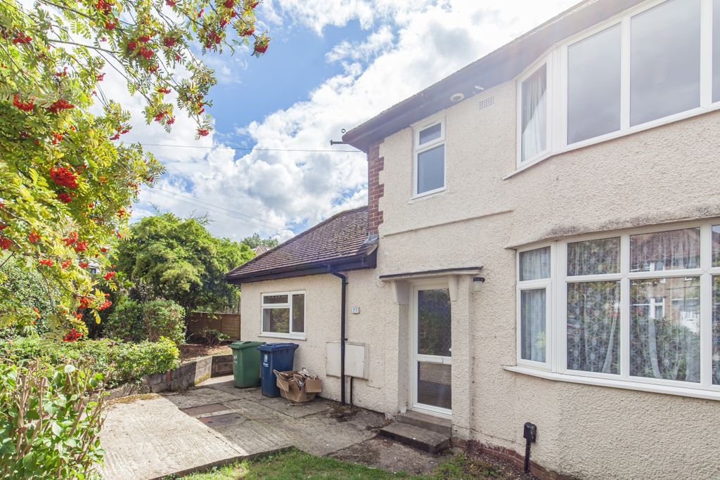 Property photo 2 of 13 138985