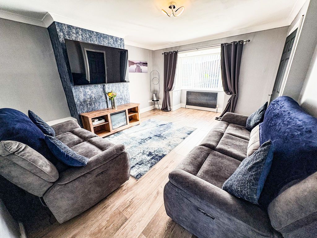 Property photo 2 of 12 Photo 11