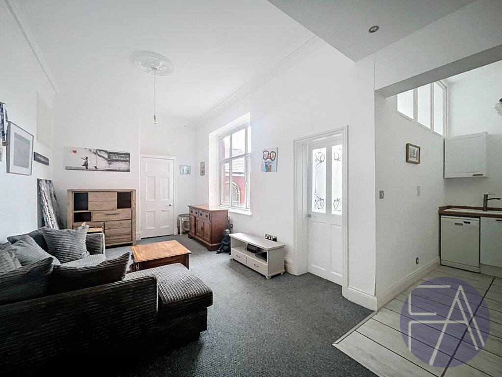 Property photo 2 of 8 4656894