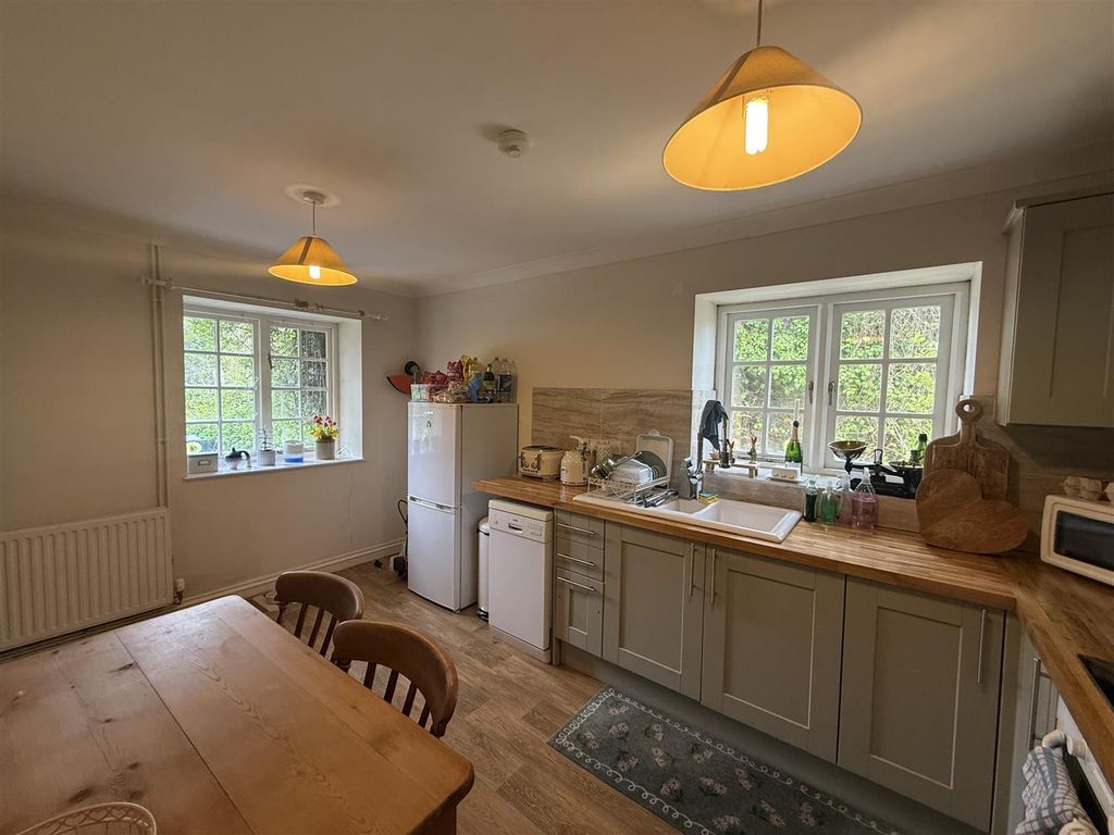 Property photo 3 of 16 Kitchen