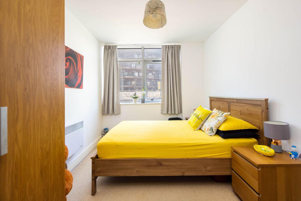 Property photo 2 of 11 Bedroom