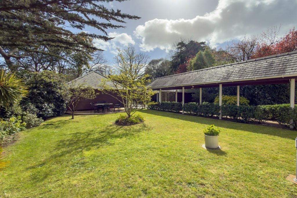 Additional image 5 of 3 bed flat to rentDe Mauley Court, 3 De Mauley Road, Canford Cliffs BH13