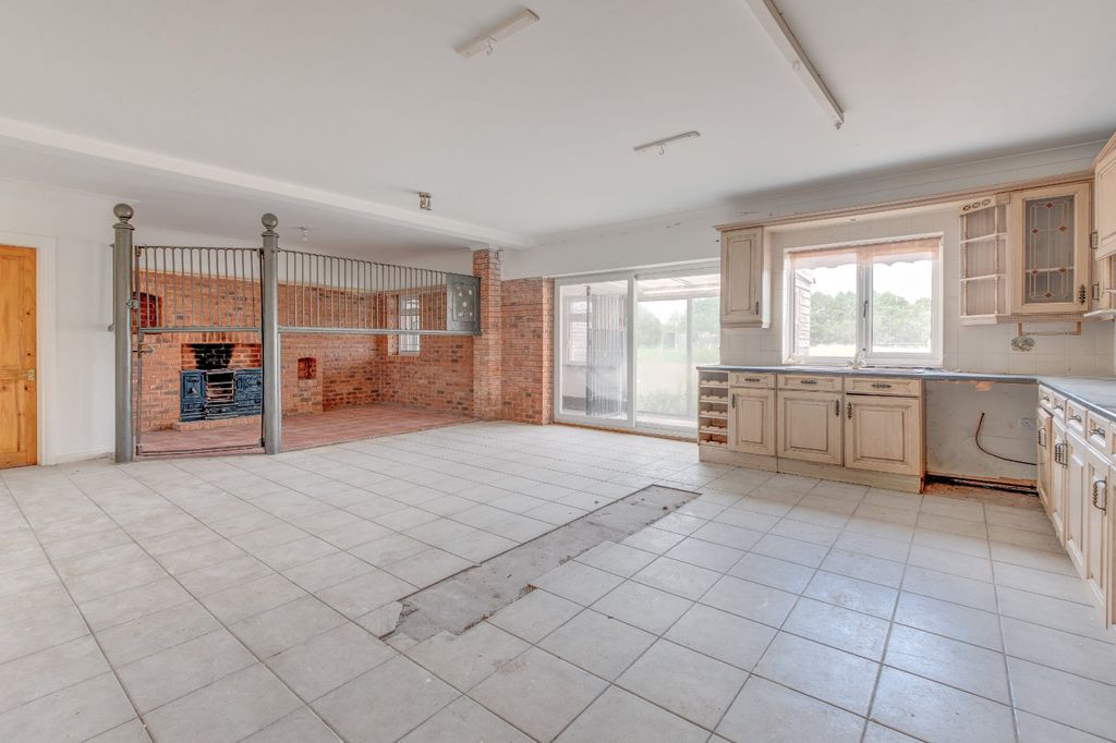 Property photo 3 of 18 Picture No. 05