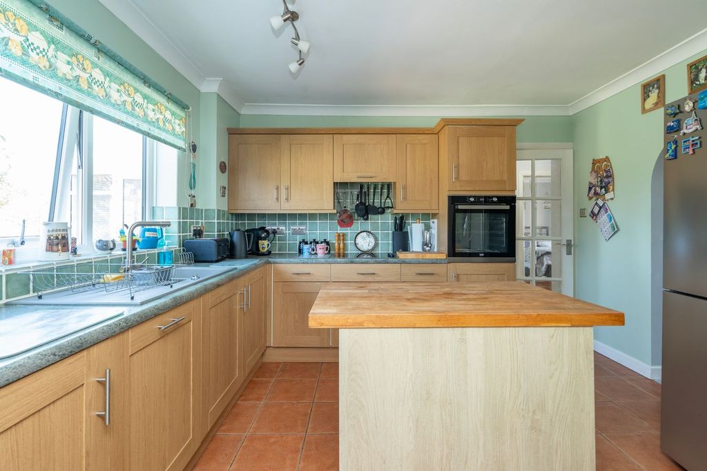 Property photo 3 of 22