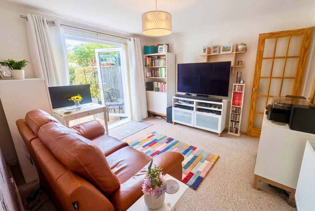 Property photo 2 of 11 5250174