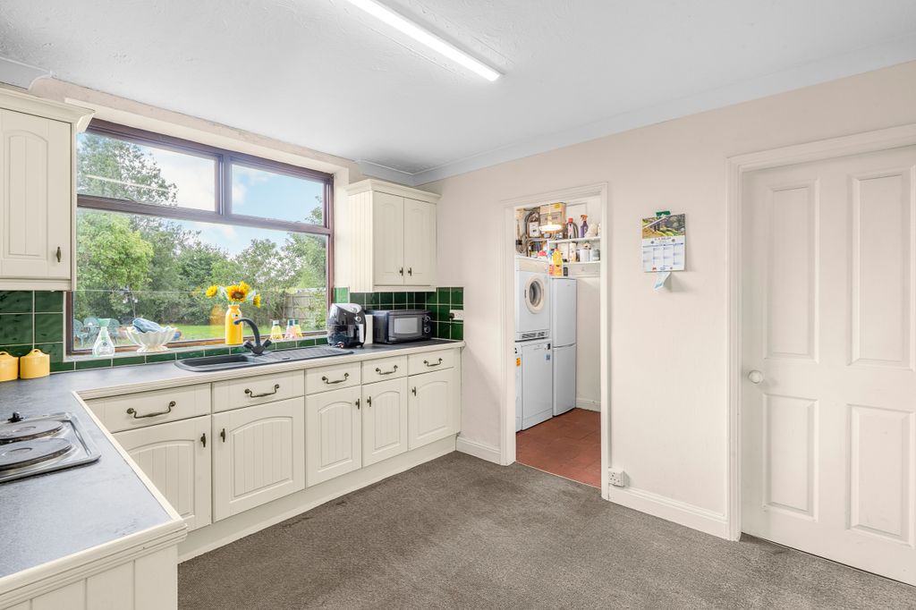 Property photo 2 of 12 Kitchen