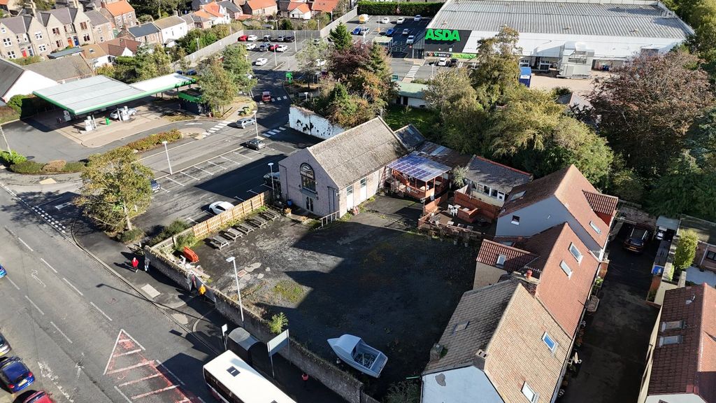 Property photo 2 of 21