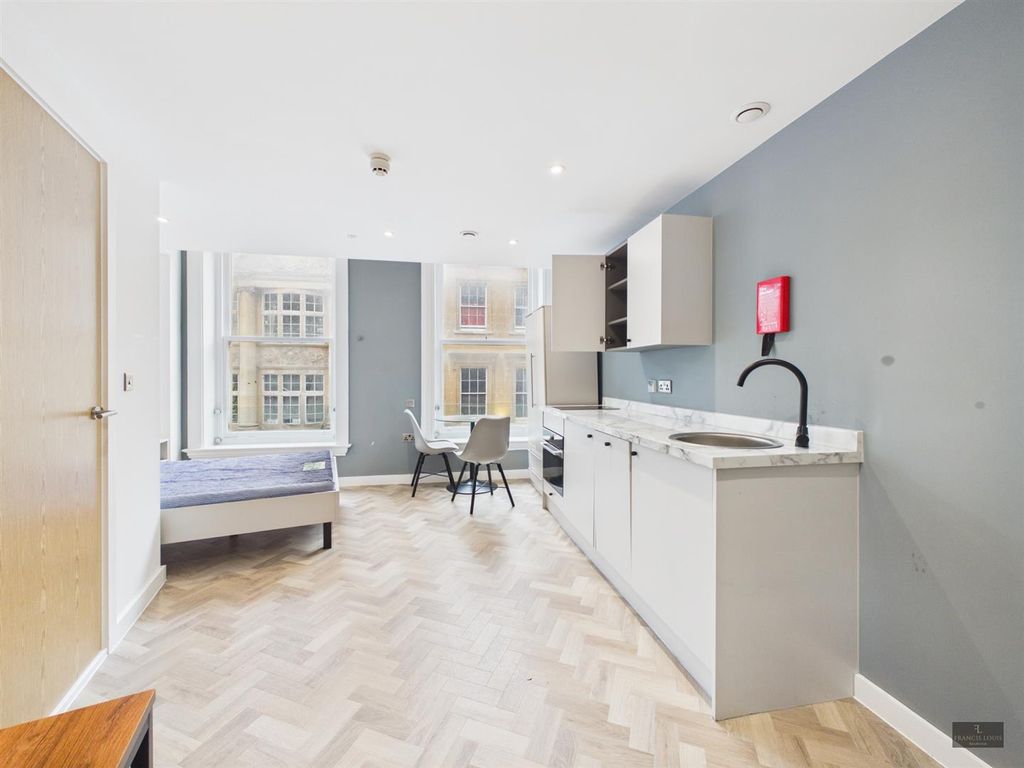 Property photo 1 of 8 Cam02887G0-Pr0667-Still003.Jpg