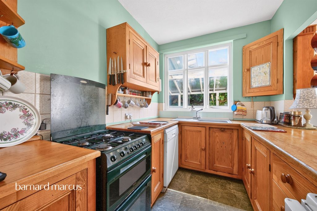 Property photo 3 of 13