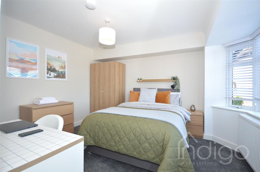Property photo 1 of 18 Bedroom 4 - 10.Jpg