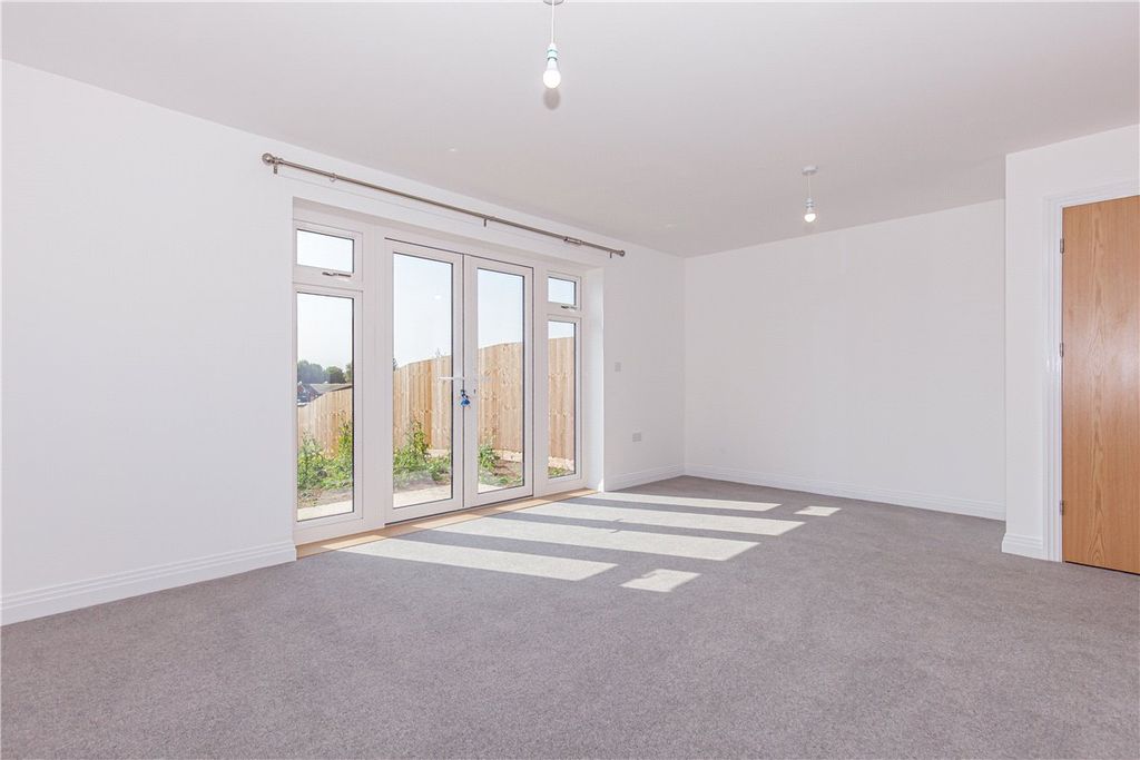 Property photo 2 of 11 Picture No. 02