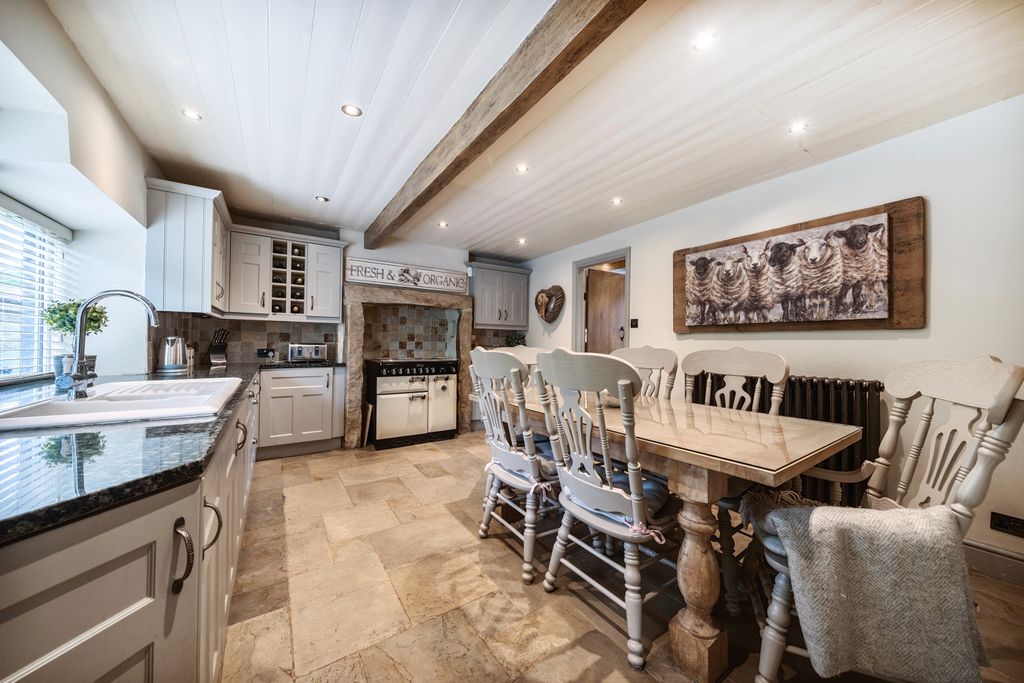 Property photo 2 of 30 Dining Kitchen