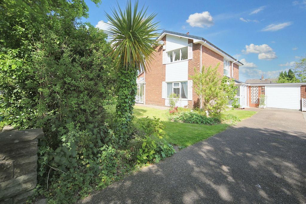 Property photo 2 of 27