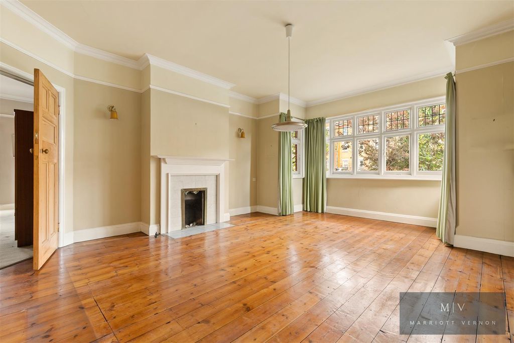 Property photo 2 of 19 Birdhurst Road 46 MV-4.Jpg