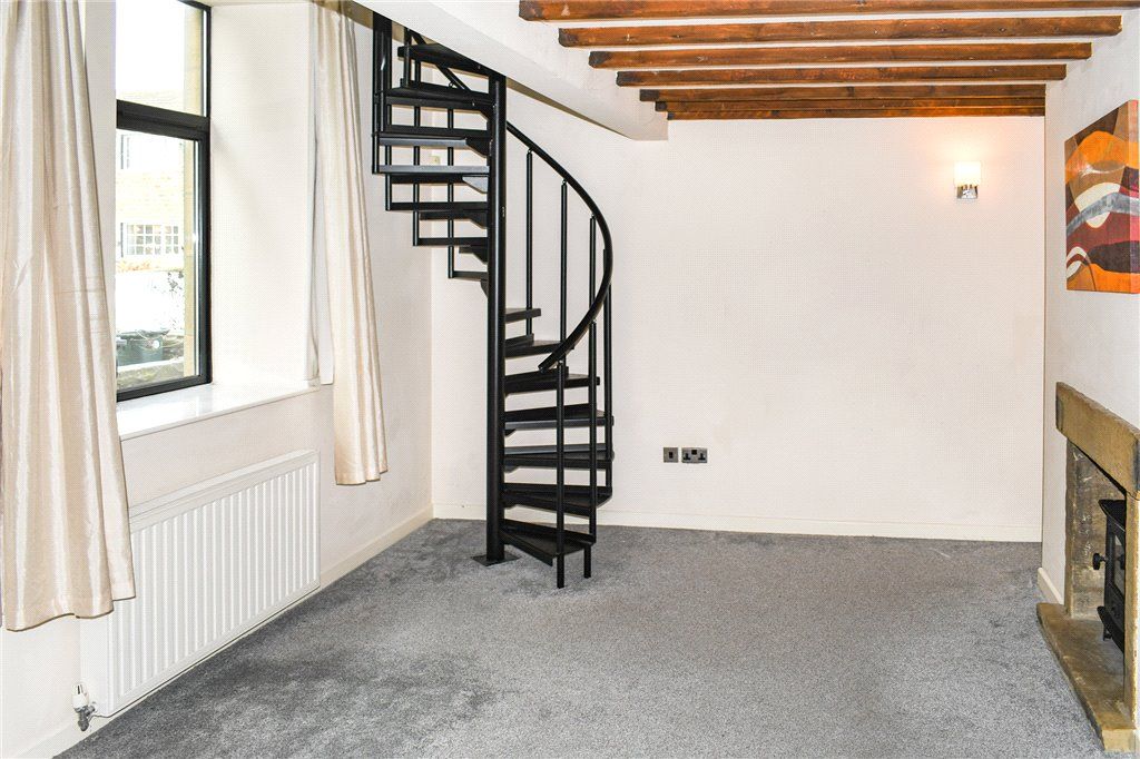 Property photo 2 of 10 Lounge